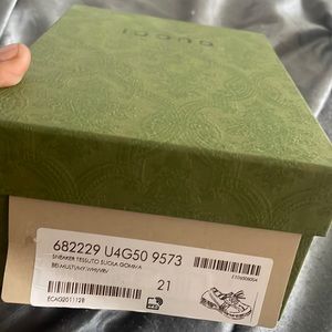 Gucci tennis shoes size 21C toddler